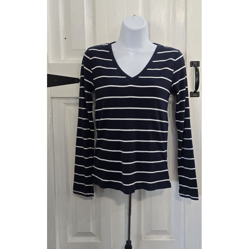 GAP Modern Tee Women M Navy Blue White Striped V-Neck Nautical Coastal Preppy - Picture 4 of 14